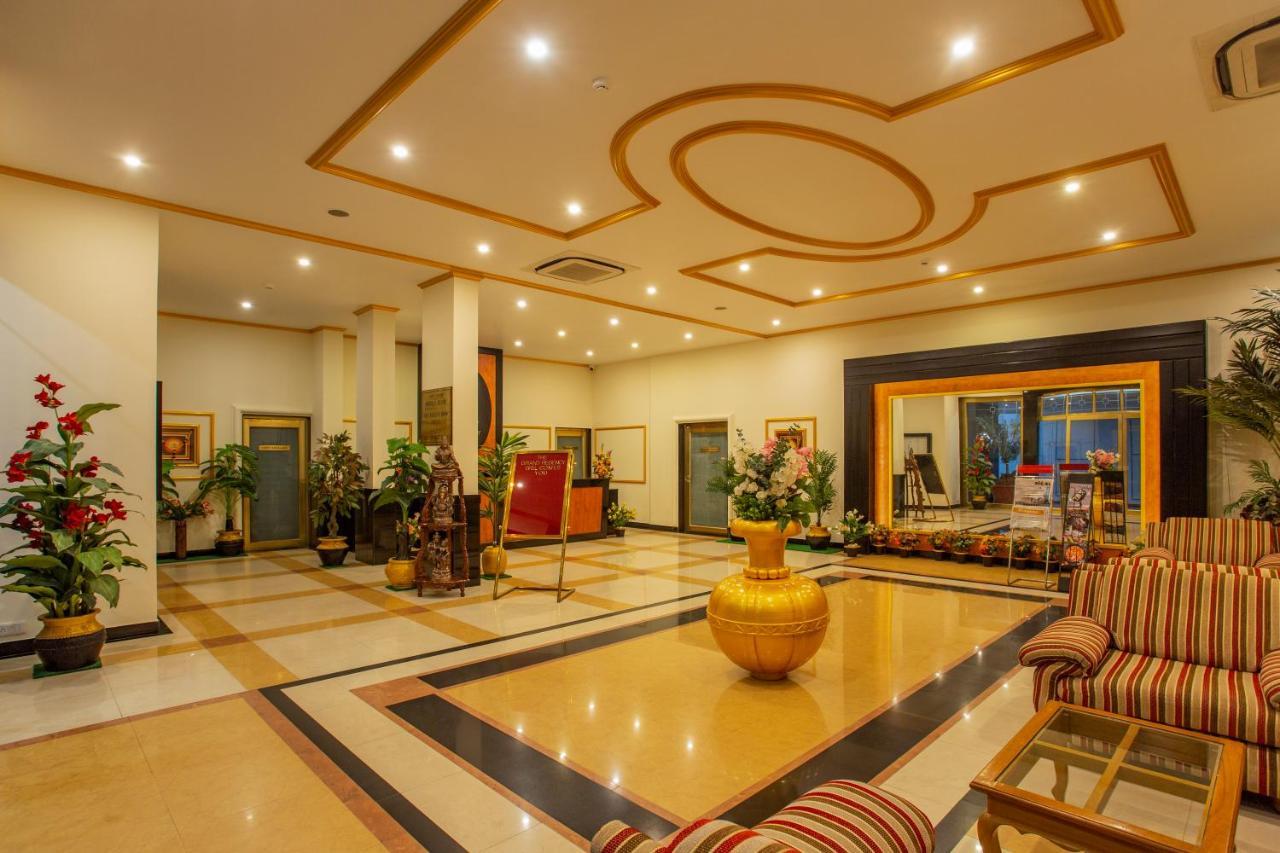 The Grand Regency Ξενοδοχείο Rajkot Εξωτερικό φωτογραφία