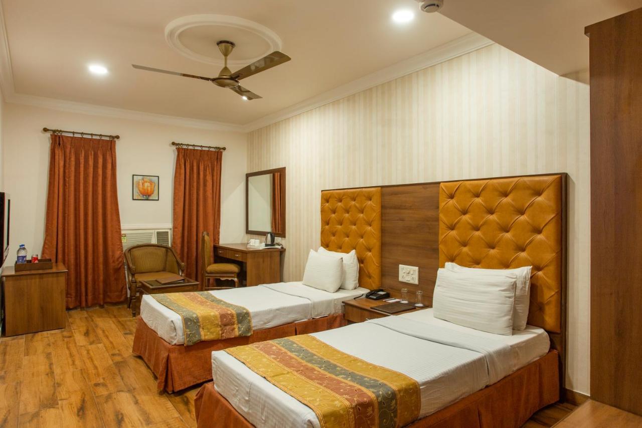 The Grand Regency Ξενοδοχείο Rajkot Εξωτερικό φωτογραφία