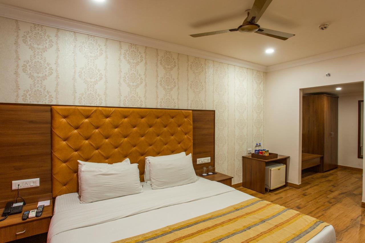 The Grand Regency Ξενοδοχείο Rajkot Εξωτερικό φωτογραφία
