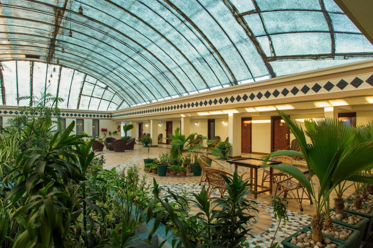 The Grand Regency Ξενοδοχείο Rajkot Εξωτερικό φωτογραφία