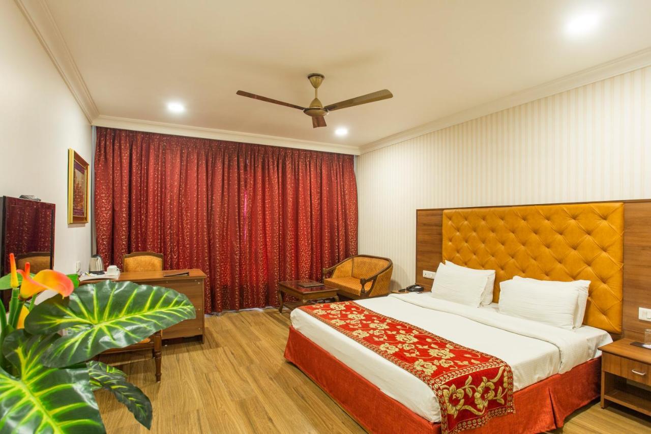 The Grand Regency Ξενοδοχείο Rajkot Εξωτερικό φωτογραφία