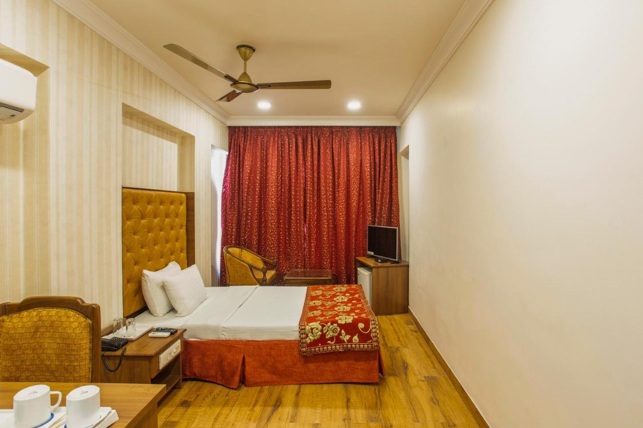 The Grand Regency Ξενοδοχείο Rajkot Εξωτερικό φωτογραφία