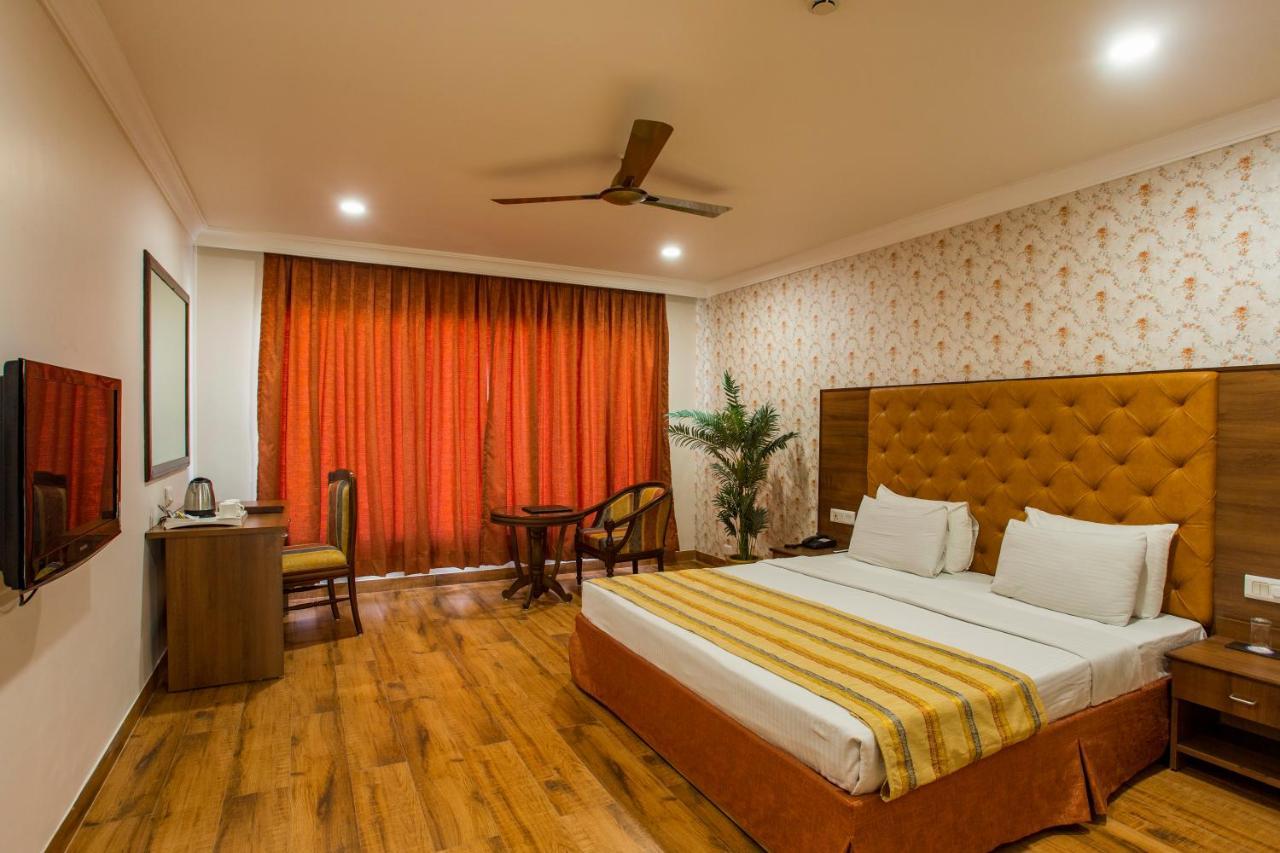 The Grand Regency Ξενοδοχείο Rajkot Εξωτερικό φωτογραφία