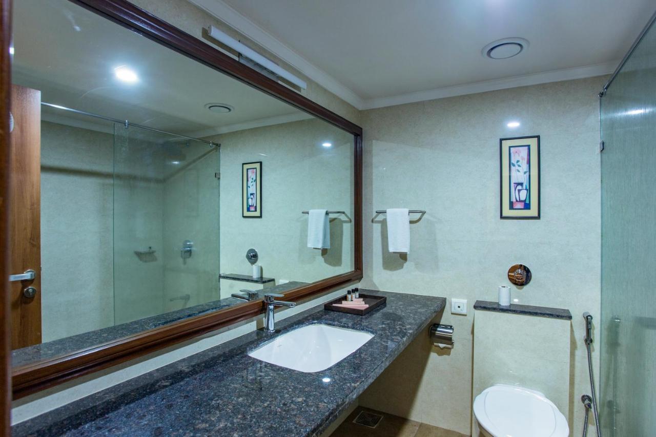 The Grand Regency Ξενοδοχείο Rajkot Εξωτερικό φωτογραφία