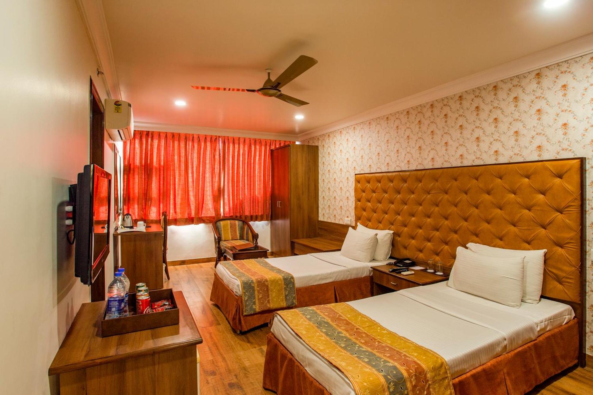 The Grand Regency Ξενοδοχείο Rajkot Εξωτερικό φωτογραφία