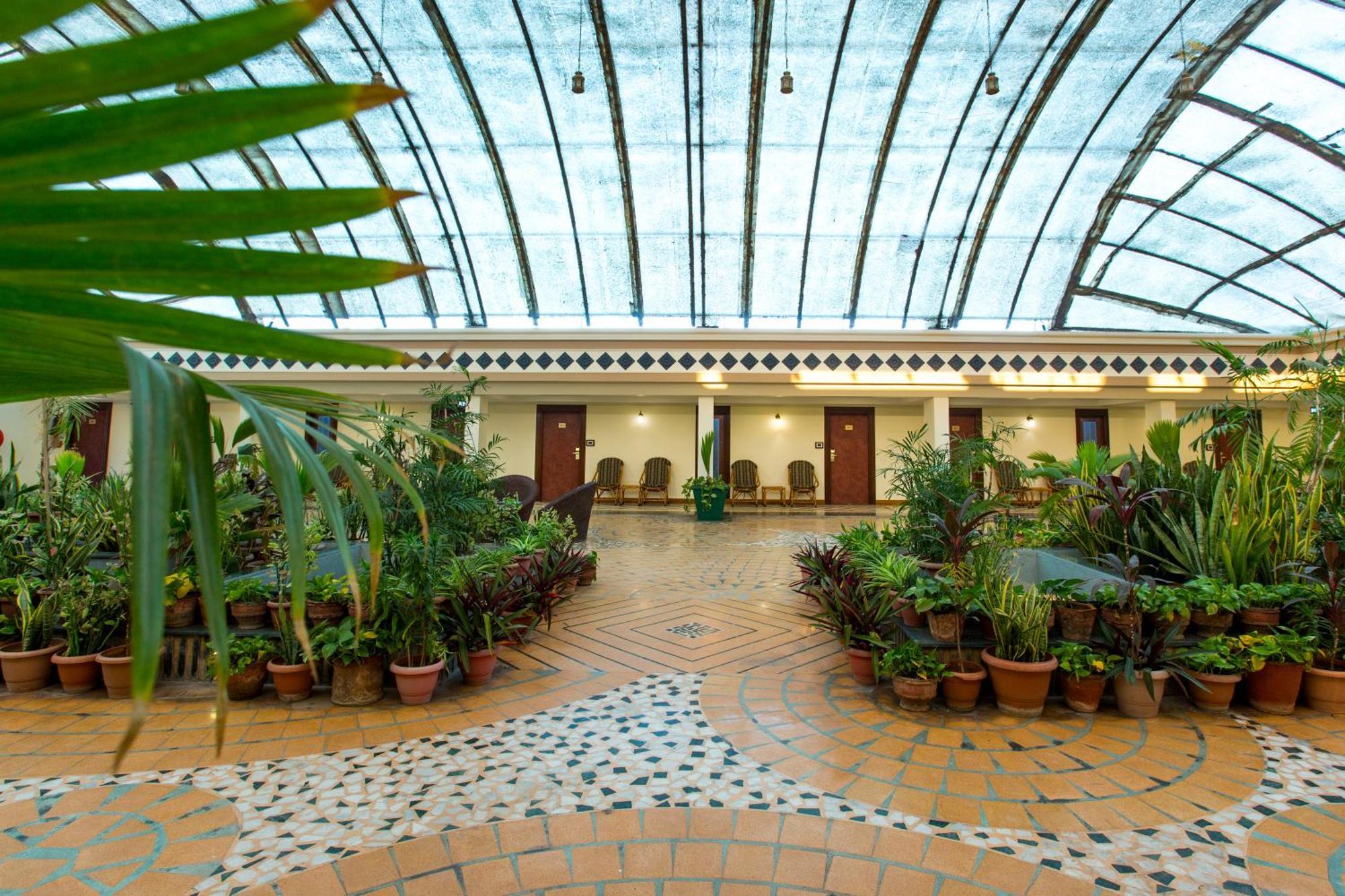 The Grand Regency Ξενοδοχείο Rajkot Εξωτερικό φωτογραφία