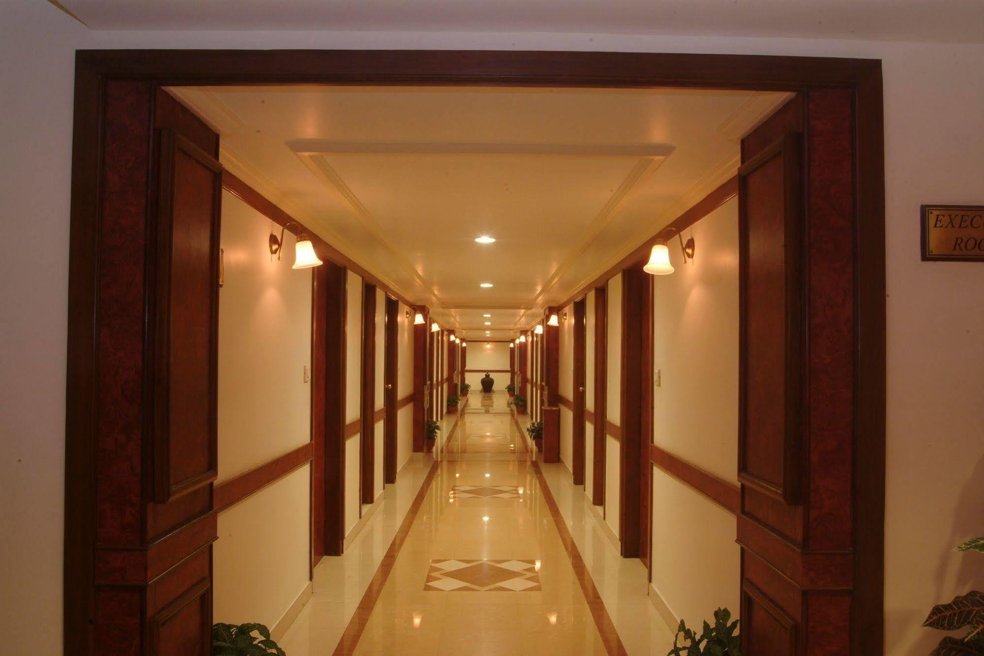 The Grand Regency Ξενοδοχείο Rajkot Εξωτερικό φωτογραφία