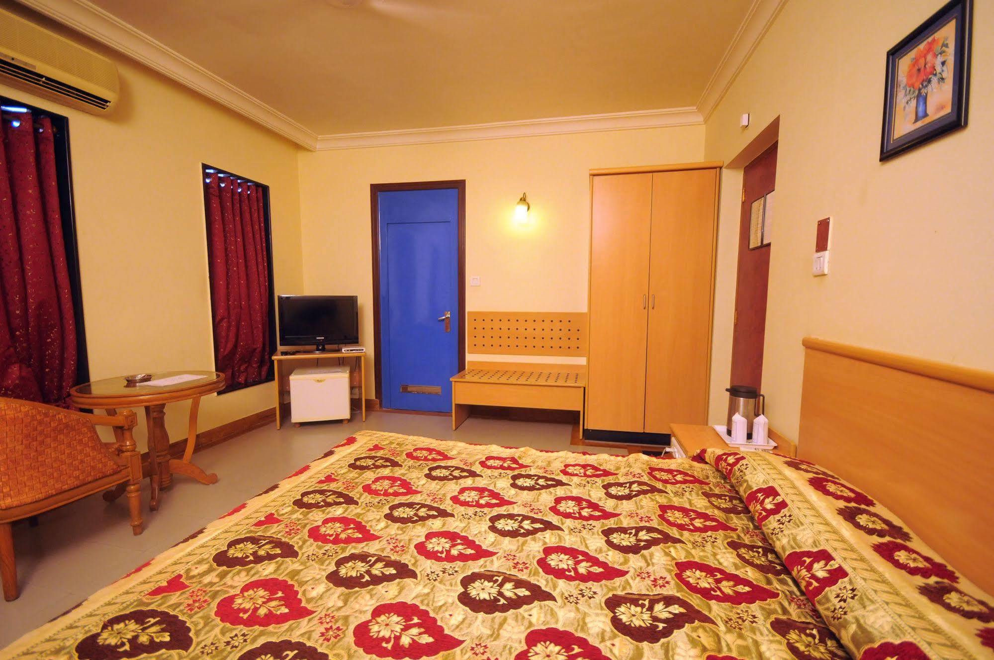 The Grand Regency Ξενοδοχείο Rajkot Εξωτερικό φωτογραφία